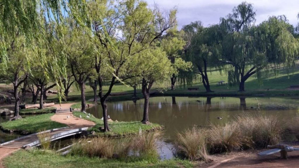 Weston Park Yarralumla Canberra